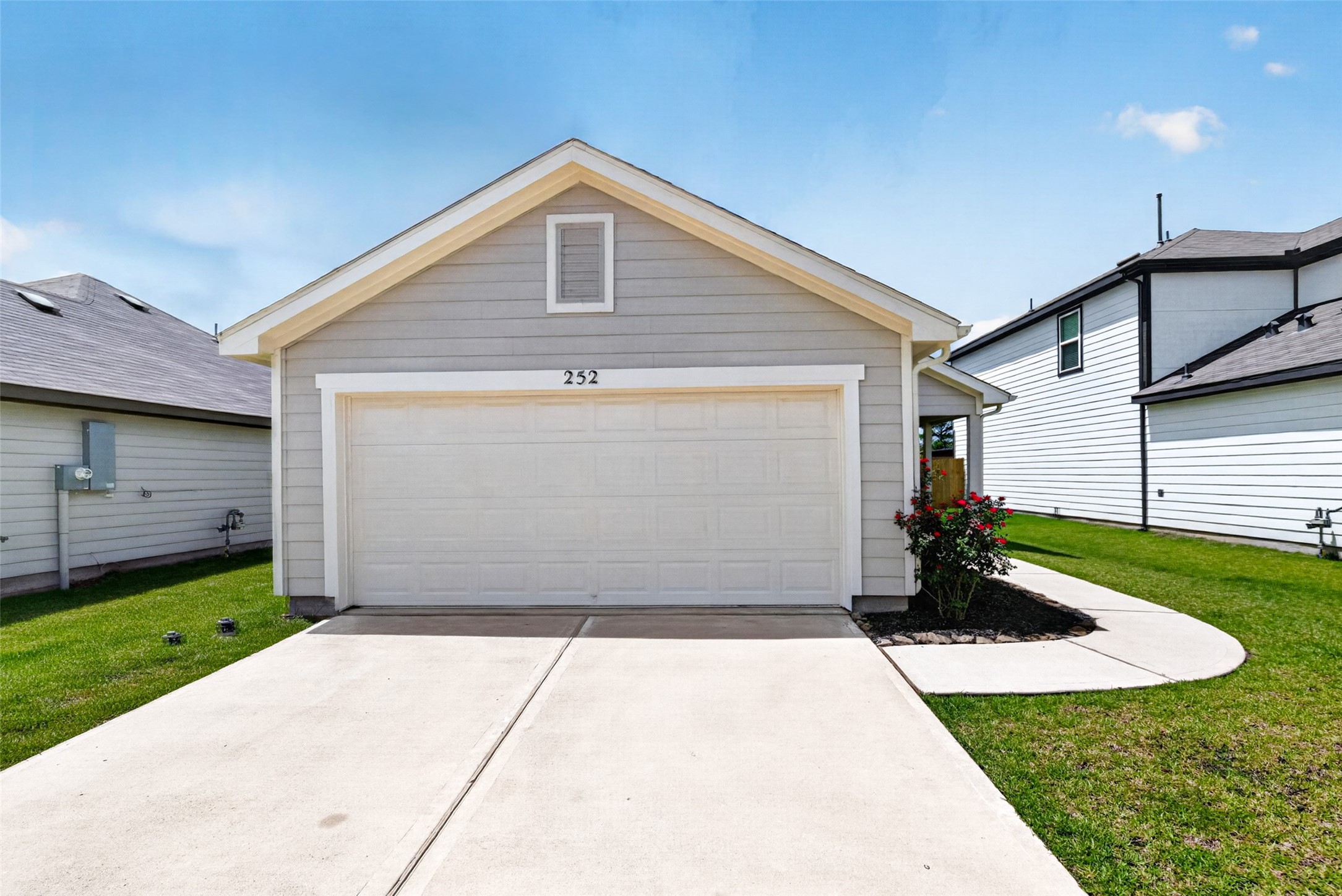 252 Laura Leigh Lane Angleton, TX 77515 - Photo 3 of 30
