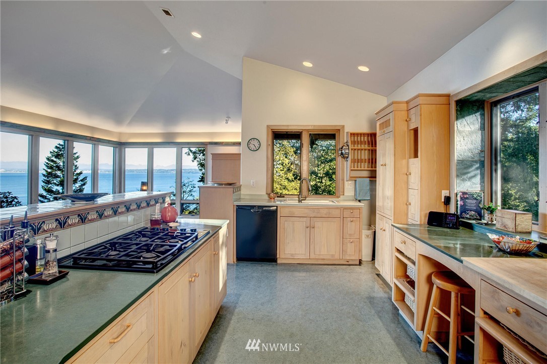 5075 Zimmerman Road Langley, WA 98260 - Photo 12 of 39 Gallery Image 12