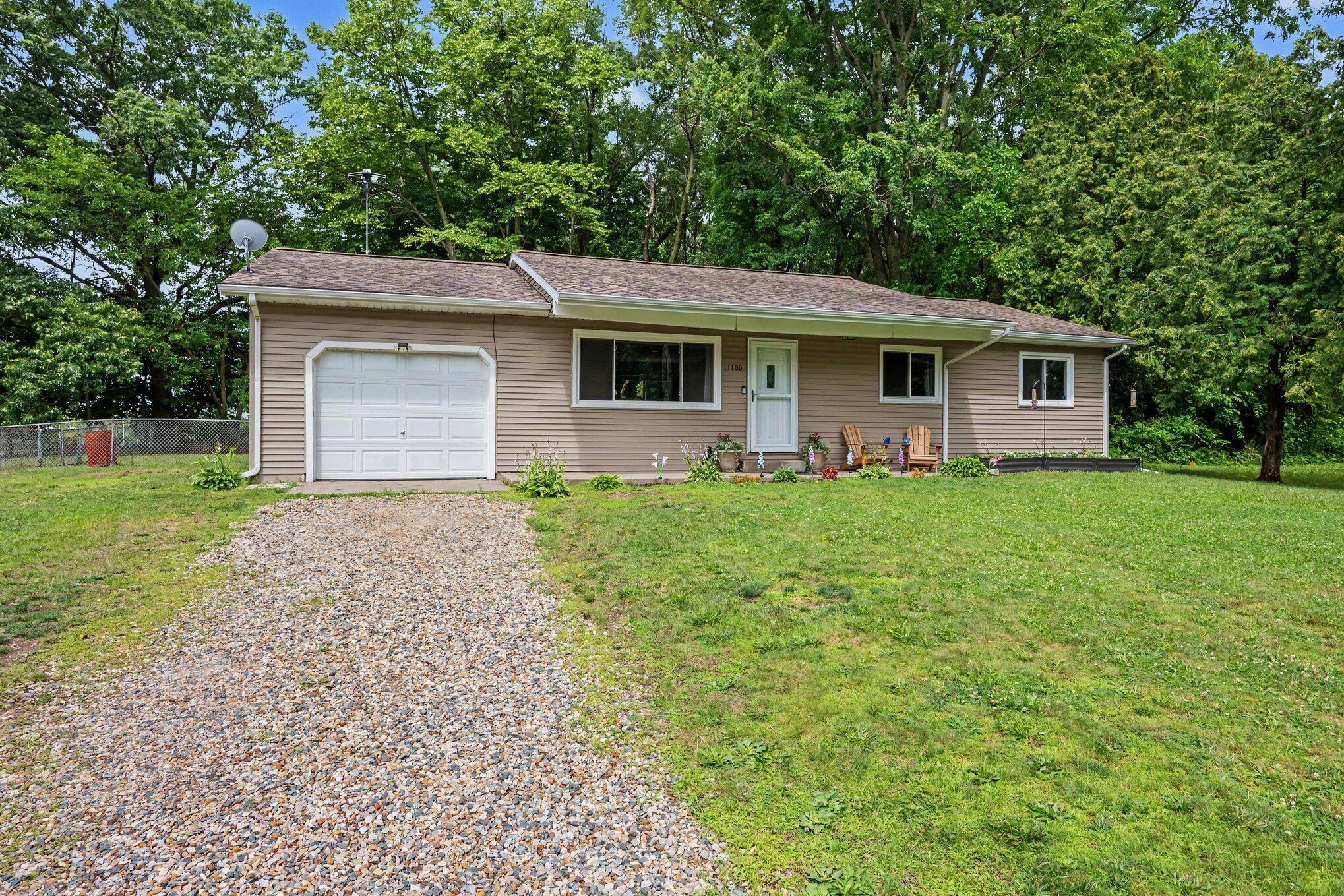 1100 Orchard Drive Three Rivers, MI 49093 - Photo 2 of 18 003_file_5330