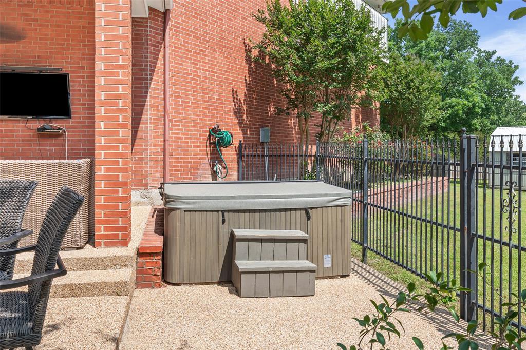3091 Rockbridge Road McGregor, TX 76657 - Photo 38 of 40 a view of balcony with furniture
