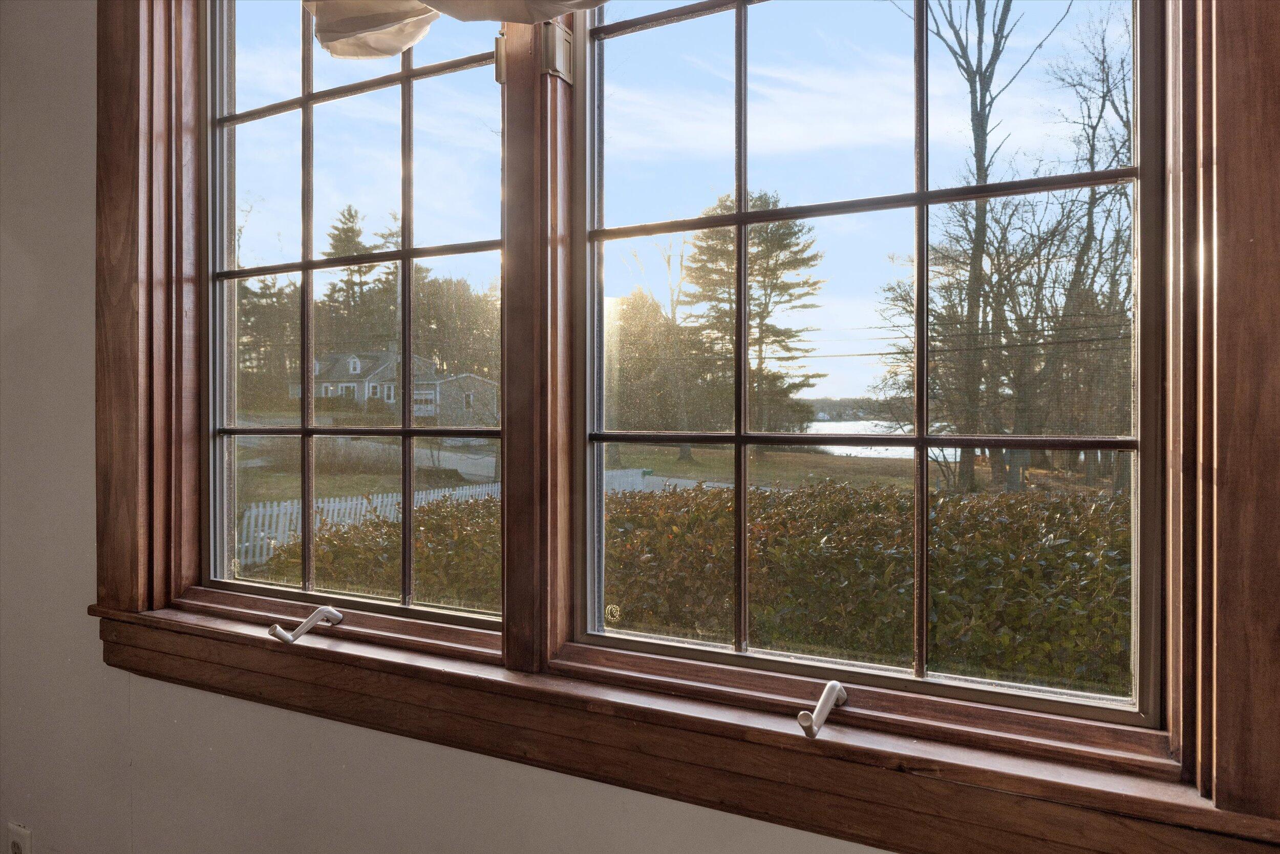 68 Old Dennett Road Kittery, ME 03904 - Photo 6 of 43 Living room