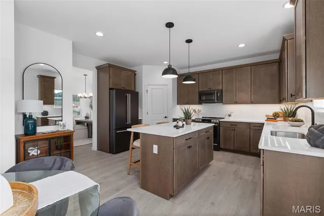 $424,900 | 2 Royal Ii At Grove, St. Louis, MO 63123