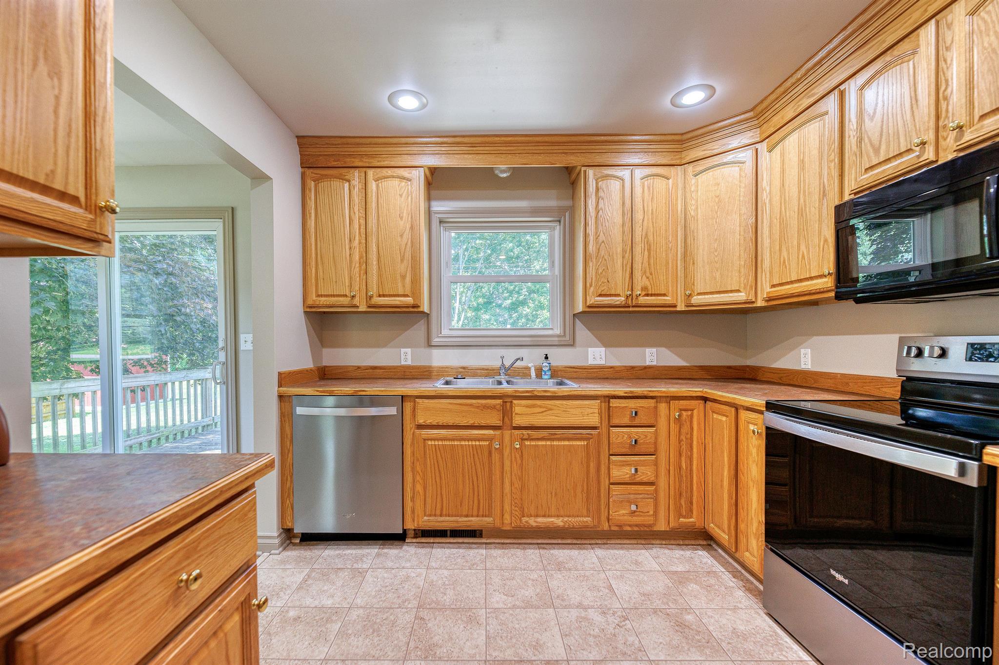4086 Davison Road Lapeer, MI 48446 - Photo 18 of 66 Gallery Image 18