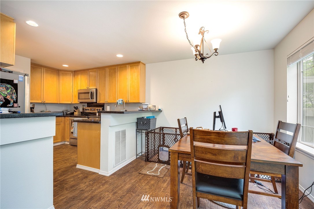 19116 110th Place Southeast Renton, WA 98055 - Photo 8 of 29