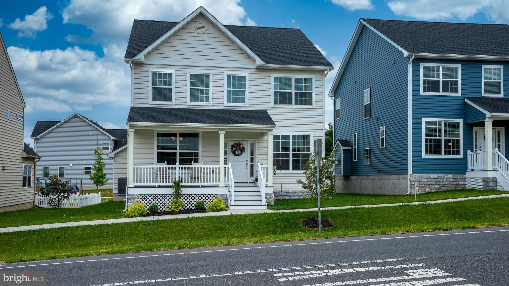 Beautiful Curb Appeal!