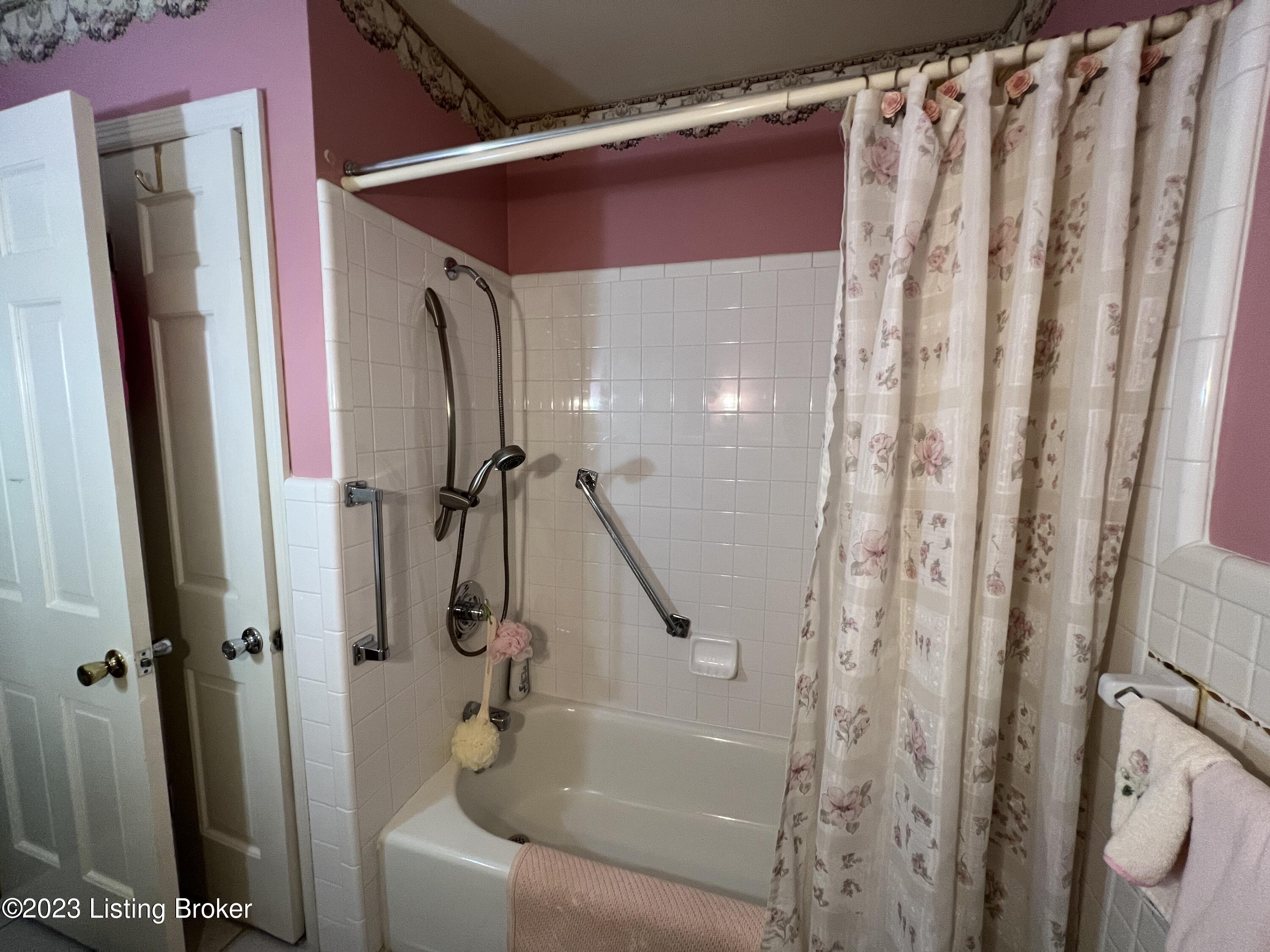 1912 Janlyn Road Louisville, KY 40299 - Photo 22 of 42 1912 Janlyn Rd