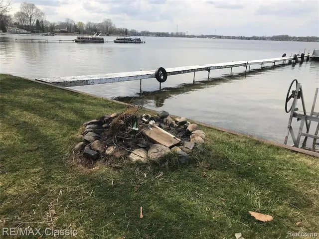 $1,500 | 381 East Shore Drive, Whitmore Lake, MI 48189