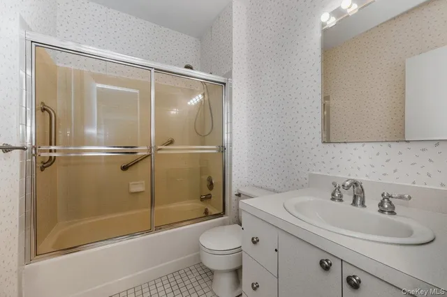 $3,000 | 100 Daly Boulevard, Unit 2803, Oceanside, NY 11572