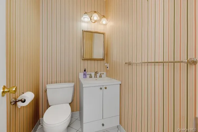 $3,000 | 100 Daly Boulevard, Unit 2803, Oceanside, NY 11572