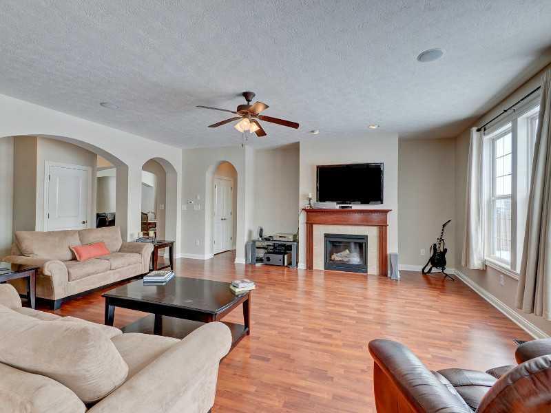 2907 Sleeping Ridge Way Indianapolis, IN 46217 - Photo 2 of 24 Gallery Image 2