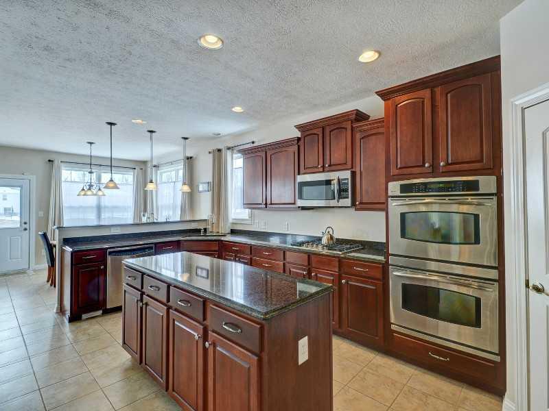 2907 Sleeping Ridge Way Indianapolis, IN 46217 - Photo 3 of 24 Gallery Image 3