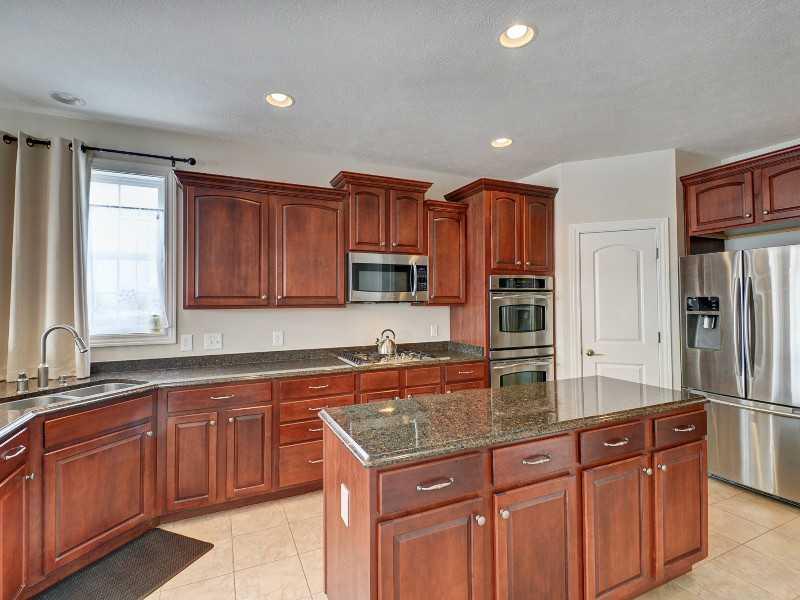 2907 Sleeping Ridge Way Indianapolis, IN 46217 - Photo 4 of 24 Gallery Image 4