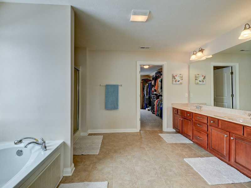 2907 Sleeping Ridge Way Indianapolis, IN 46217 - Photo 10 of 24 Gallery Image 10