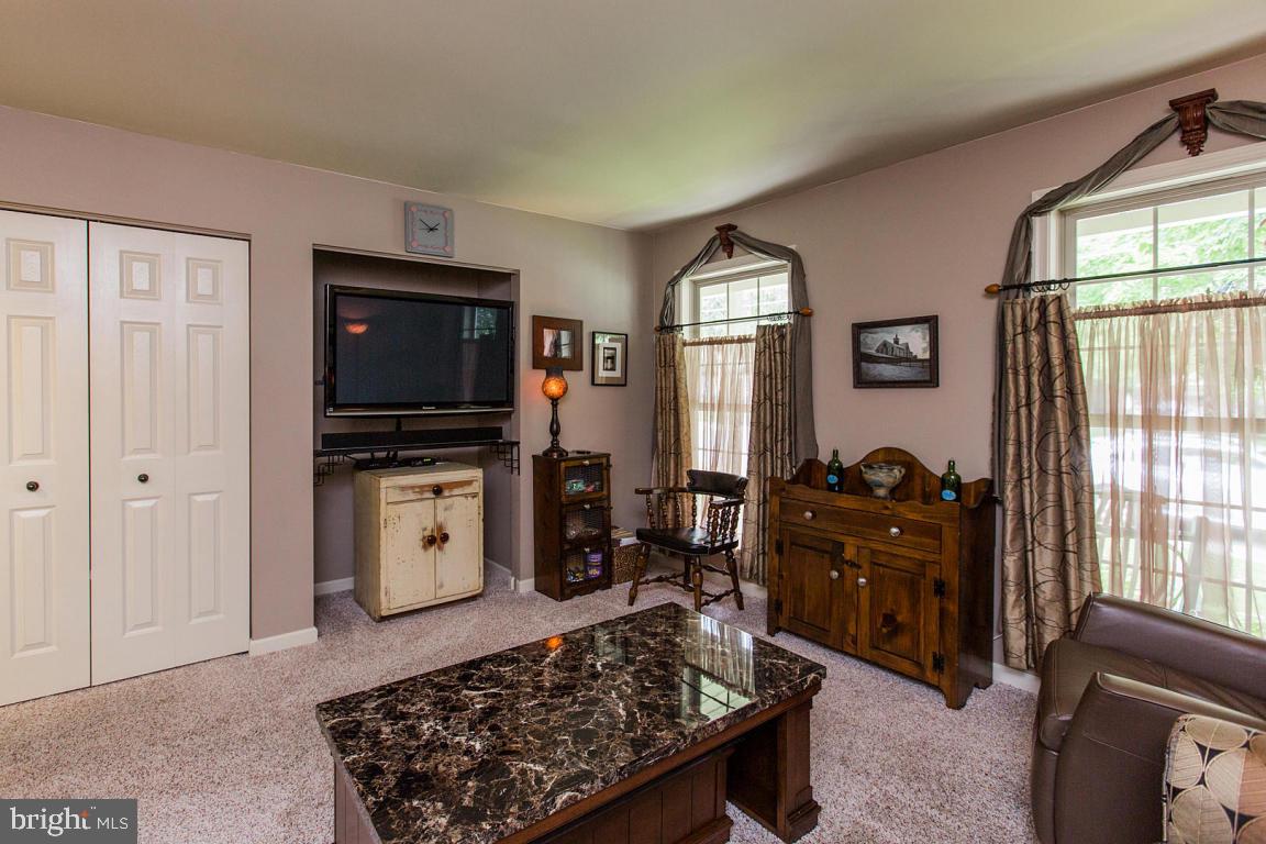 111 North New Street Lititz, PA 17543 - Photo 15 of 45