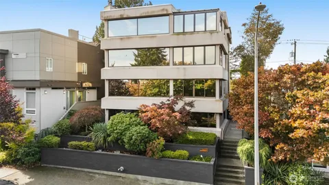 $500,000 | 1627 California Avenue Southwest, Unit 1, Seattle, WA 98116