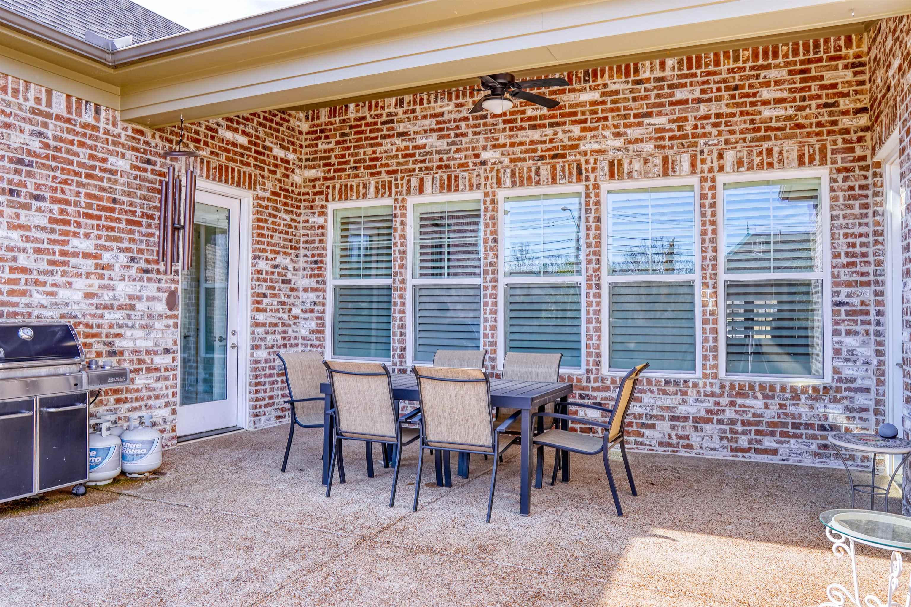 3538 Rokeby Farm Lane Collierville, TN 38017 - Photo 21 of 24 a view of a room with a table and chairs