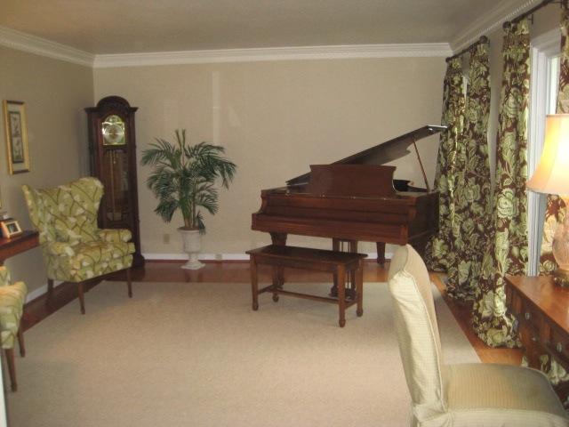2001 Hartland Road Franklin, TN 37069 - Photo 3 of 13 Beautiful Living Room.