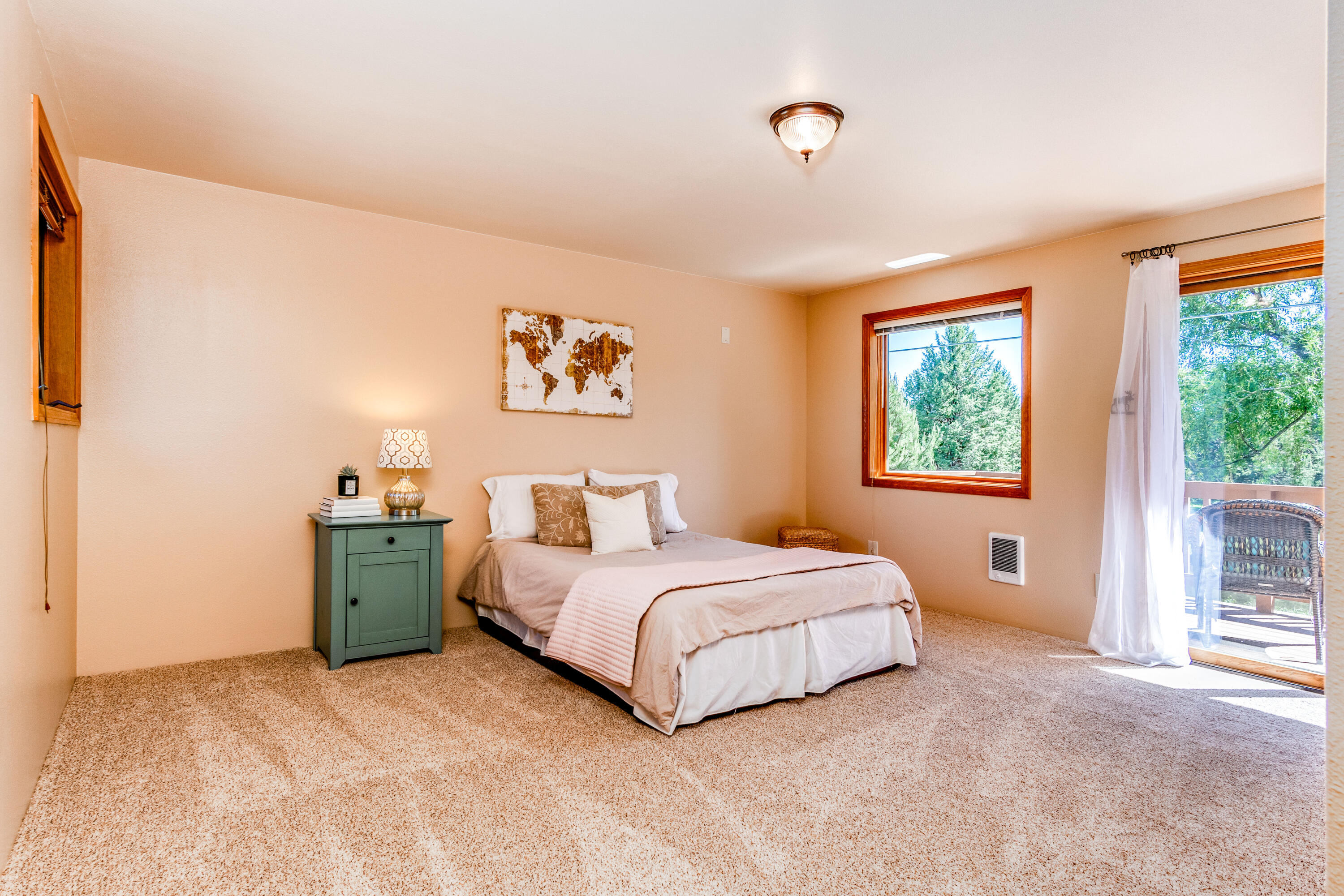 63536 Vogt Road Bend, OR 97701 - Photo 29 of 44 a bedroom with a bed and a cabinets