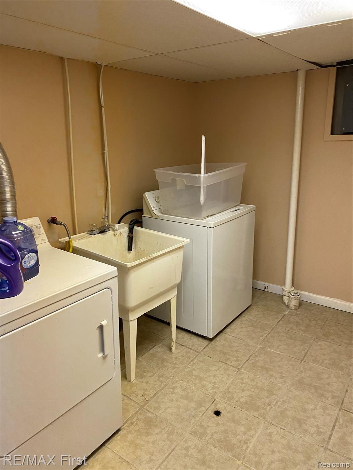 123 Normandy Road Royal Oak, MI 48073 - Photo 43 of 88 537D08E4-7B1B-41D4-809F-3D61FF7E4E6B.jpeg