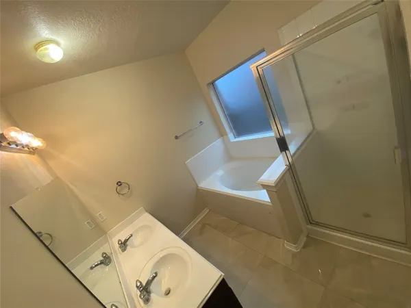 $2,300 | 9210 Hidden Lake E Drive, Magnolia, TX 77354