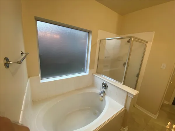 $2,300 | 9210 Hidden Lake E Drive, Magnolia, TX 77354