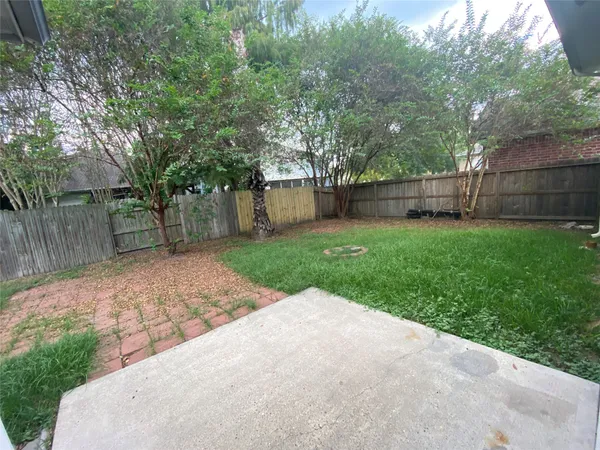 $2,300 | 9210 Hidden Lake E Drive, Magnolia, TX 77354