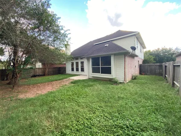 $2,300 | 9210 Hidden Lake E Drive, Magnolia, TX 77354