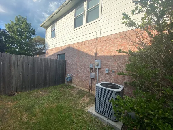$2,300 | 9210 Hidden Lake E Drive, Magnolia, TX 77354