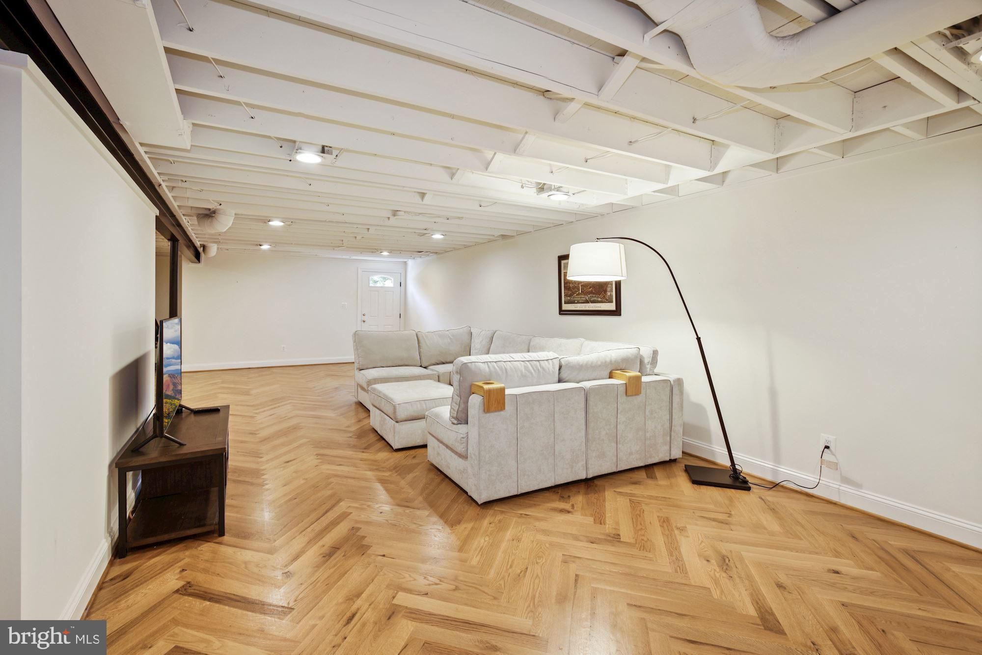 8574 Brickyard Road Potomac, MD 20854 - Photo 31 of 37