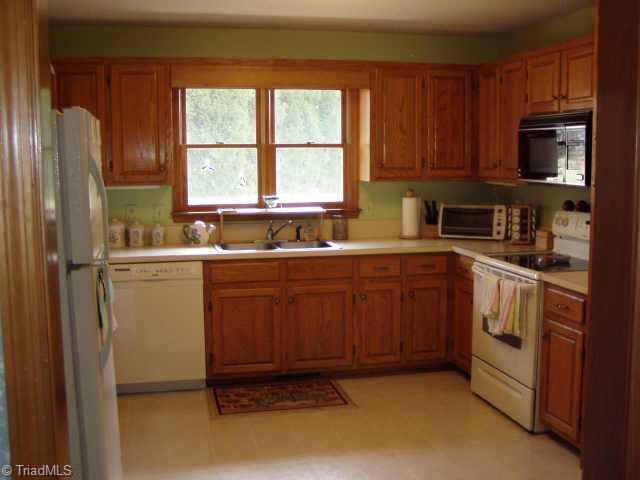 5549 Folkstone Road Pfafftown, NC 27040 - Photo 5 of 9 Other.