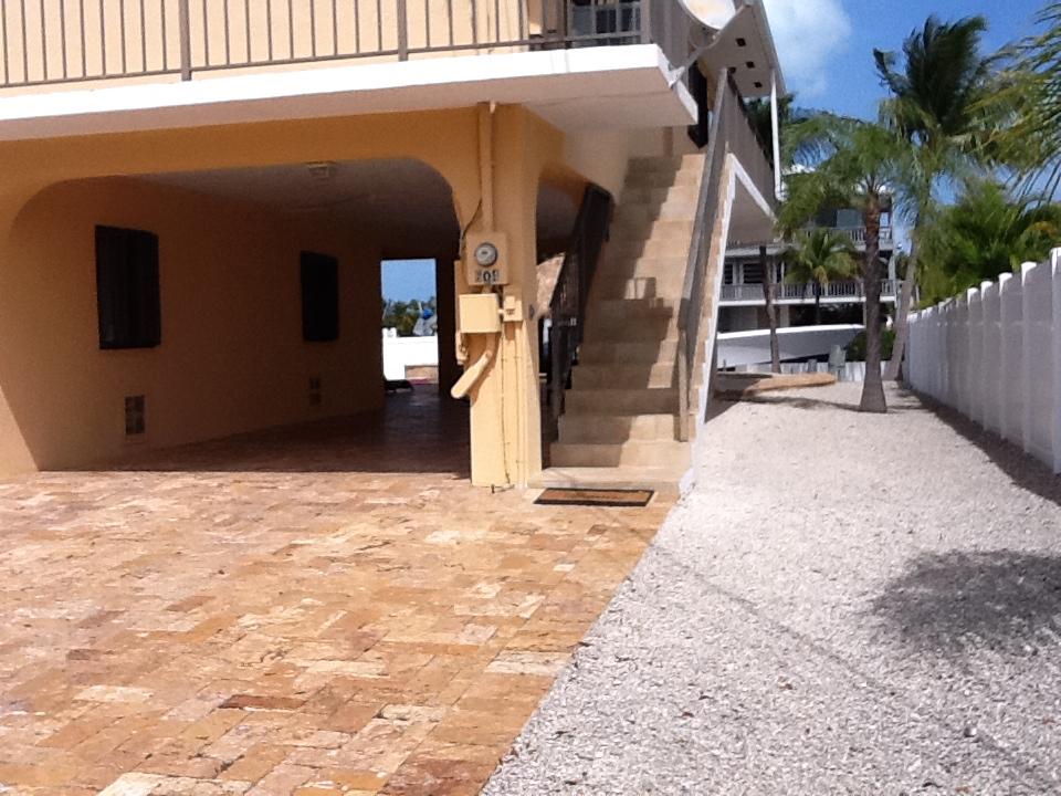 604 La Paloma Road Key Largo, FL 33037 - Photo 2 of 27 Exterior fornt
