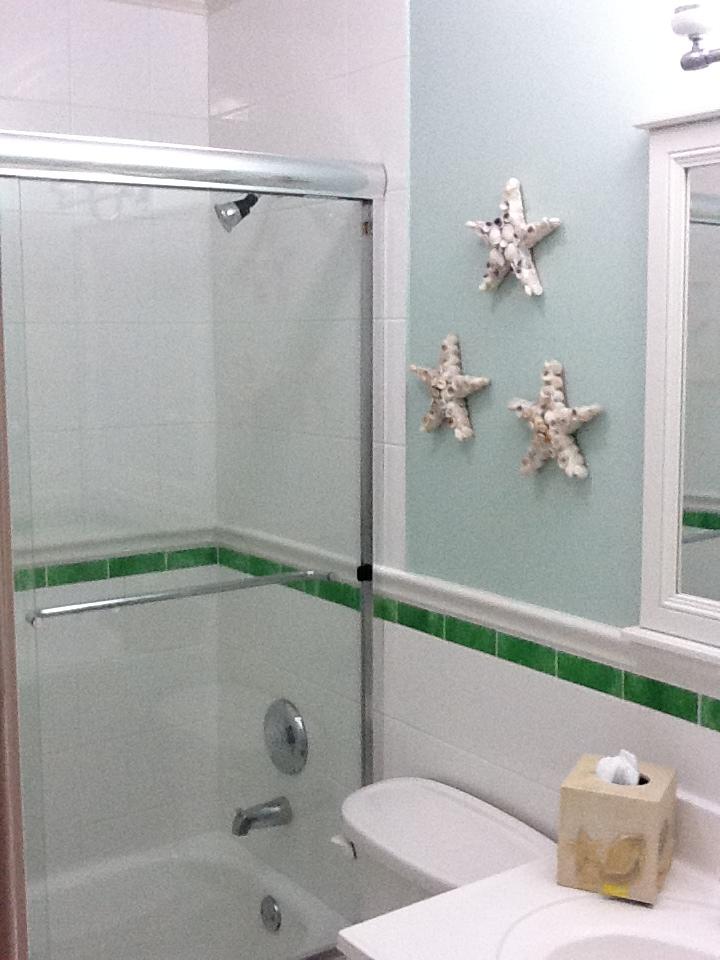 604 La Paloma Road Key Largo, FL 33037 - Photo 11 of 27 2nd Bathroom