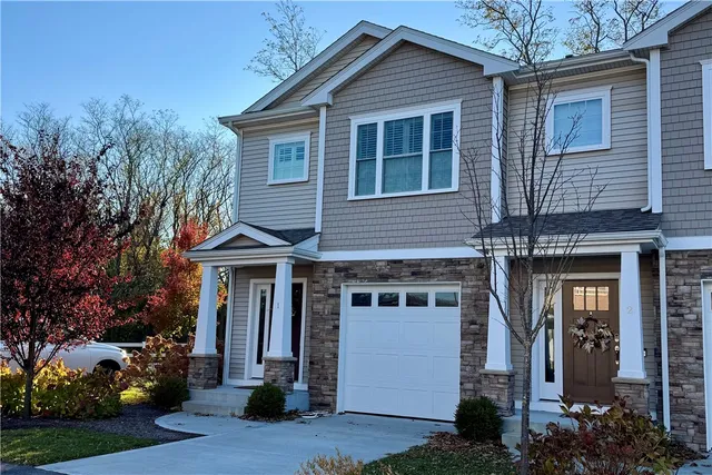 $3,750 | 25 Franklin Road, Unit 1, East Greenwich, RI 02818