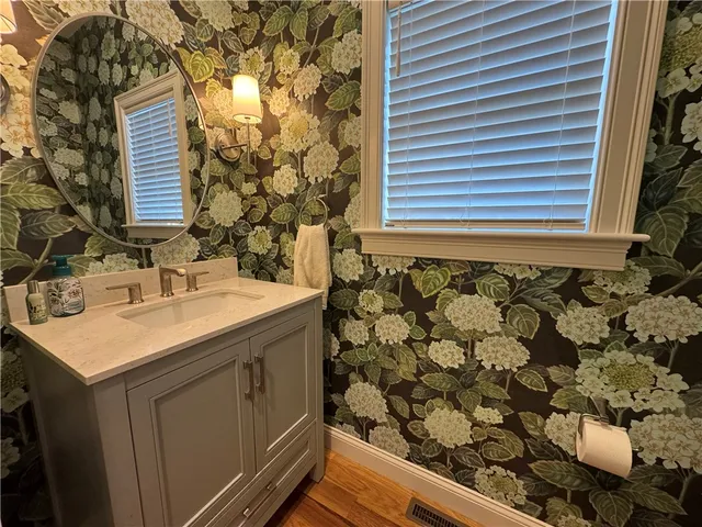 $3,750 | 25 Franklin Road, Unit 1, East Greenwich, RI 02818