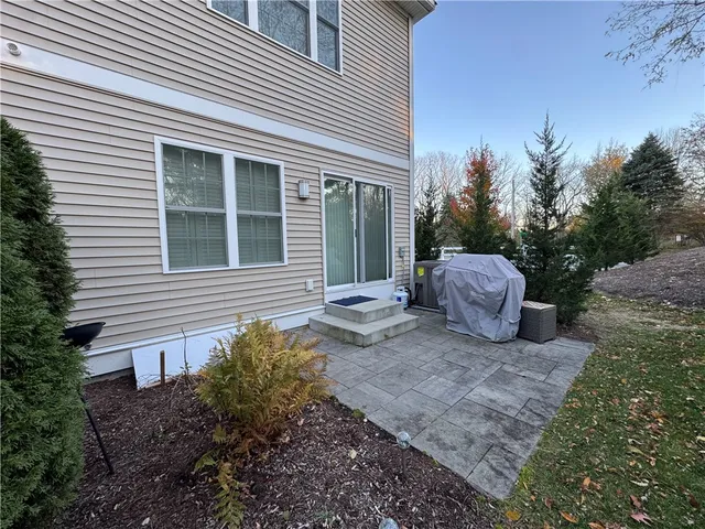 $3,750 | 25 Franklin Road, Unit 1, East Greenwich, RI 02818