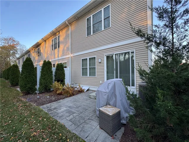 $3,750 | 25 Franklin Road, Unit 1, East Greenwich, RI 02818