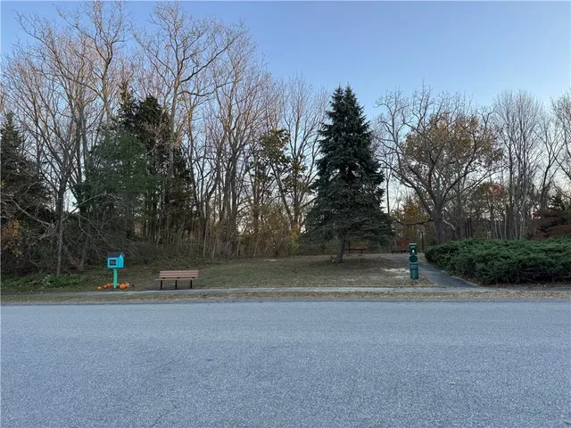 $3,750 | 25 Franklin Road, Unit 1, East Greenwich, RI 02818