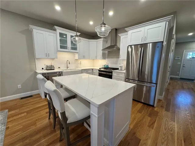 $3,750 | 25 Franklin Road, Unit 1, East Greenwich, RI 02818