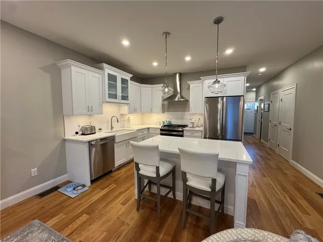 $3,750 | 25 Franklin Road, Unit 1, East Greenwich, RI 02818