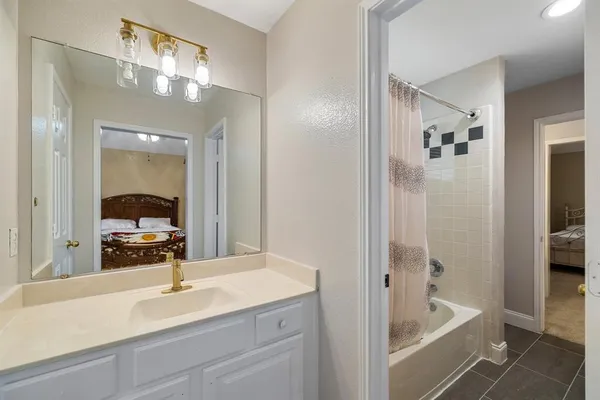 $3,400 | 3921 Harrison Court, Carrollton, TX 75010