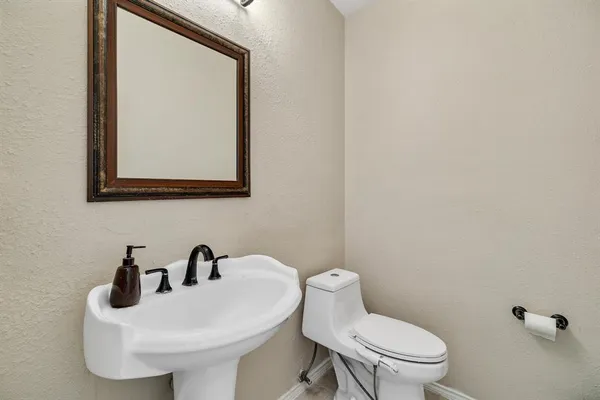 $3,400 | 3921 Harrison Court, Carrollton, TX 75010