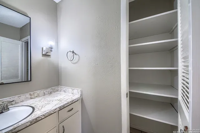 $1,500 | 8715 Starcrest, San Antonio, TX 78217