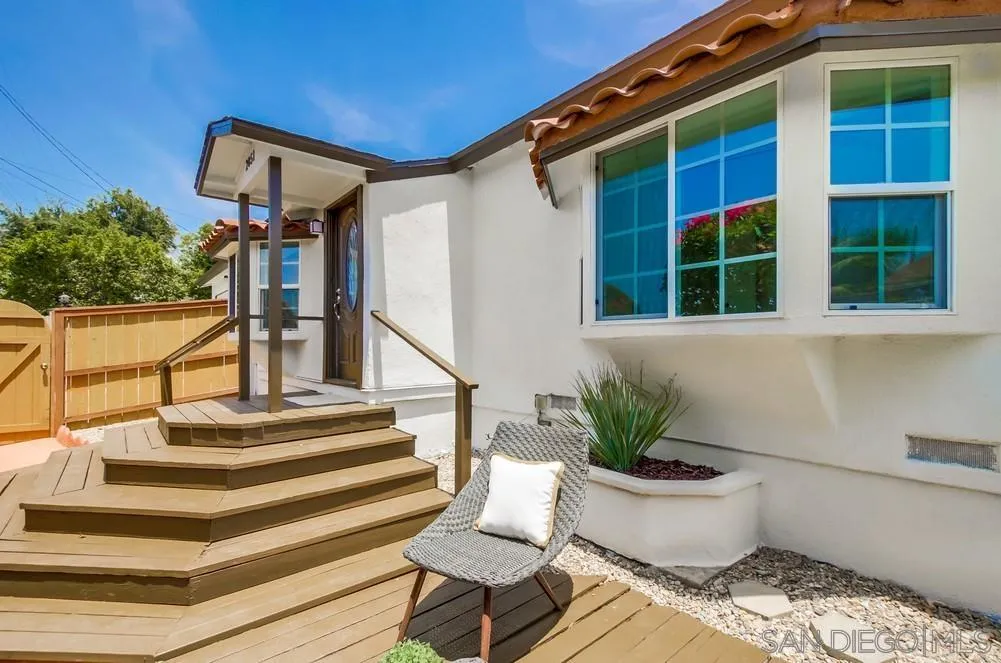 2051 Ridge View Drive San Diego, CA 92105 - Photo 4 of 51