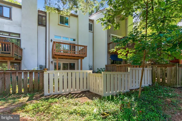 $629,900 | 11690 Generation Court, Reston, VA 20191