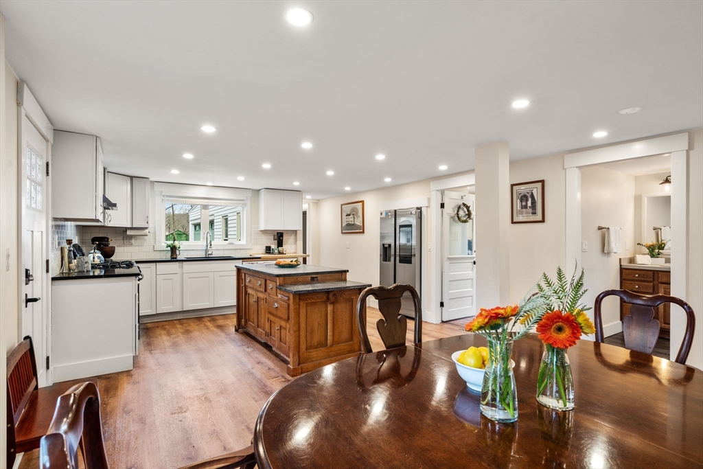 670 Edgell Road Framingham, MA 01701 - Photo 7 of 31