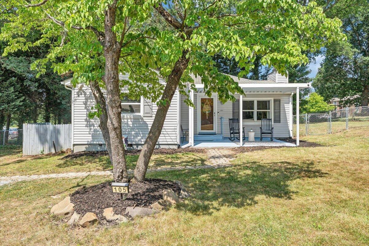 105 Barnett Road Salem, VA 24153 - Photo 2 of 44 02-MIB02631-R5