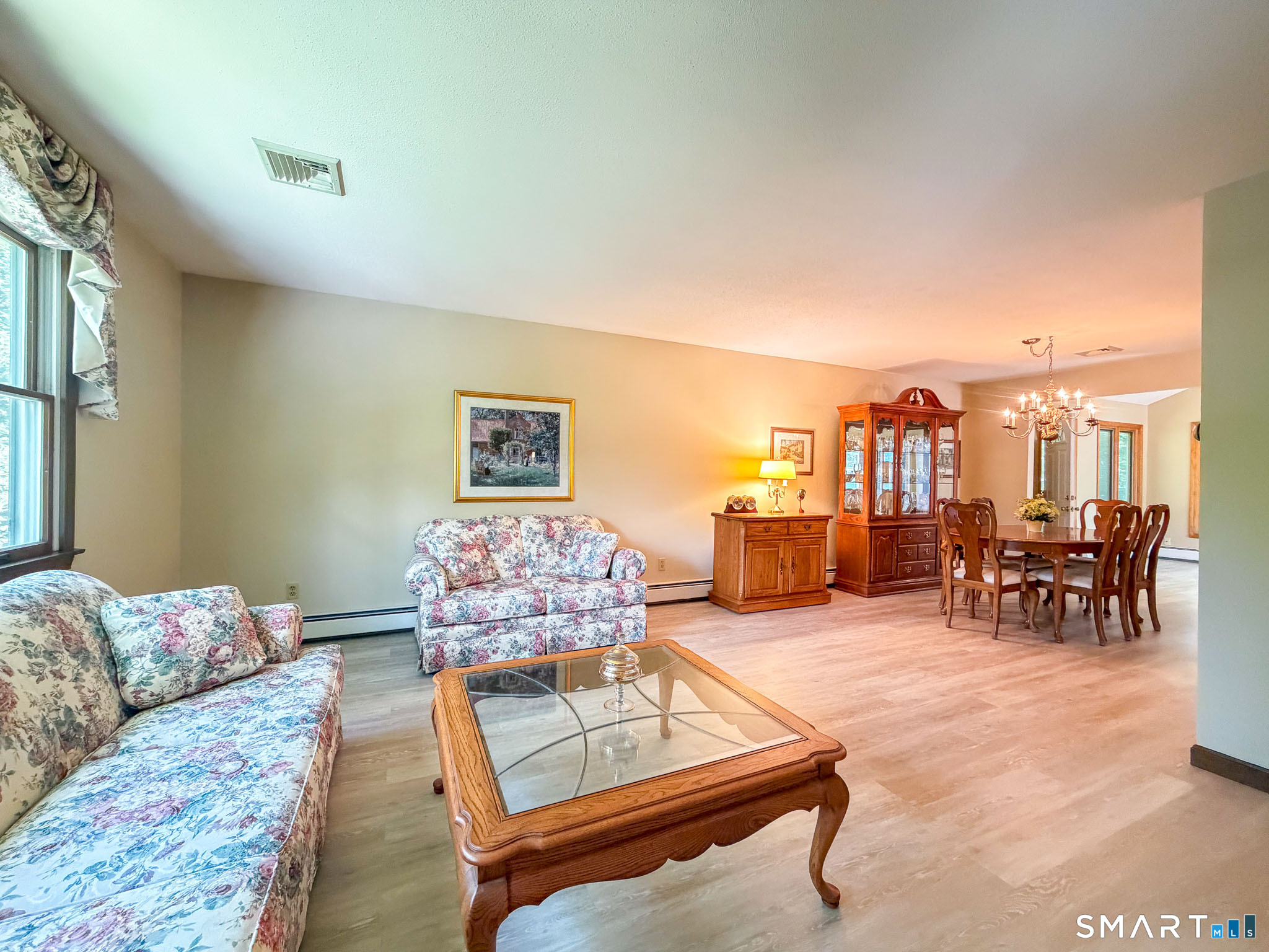 1258 Saybrook Road Middletown, CT 06457 - Photo 4 of 40