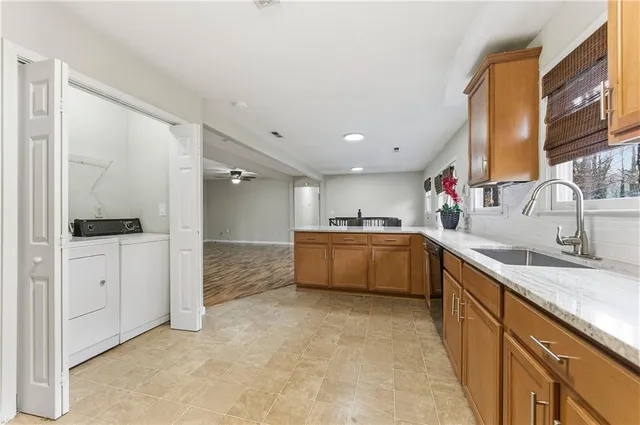 $2,695 | 1593 Bubbling Creek Road Northeast, Brookhaven, GA 30319