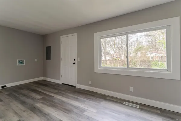 $139,000 | 2524 East Riverside Drive, Evansville, IN 47714