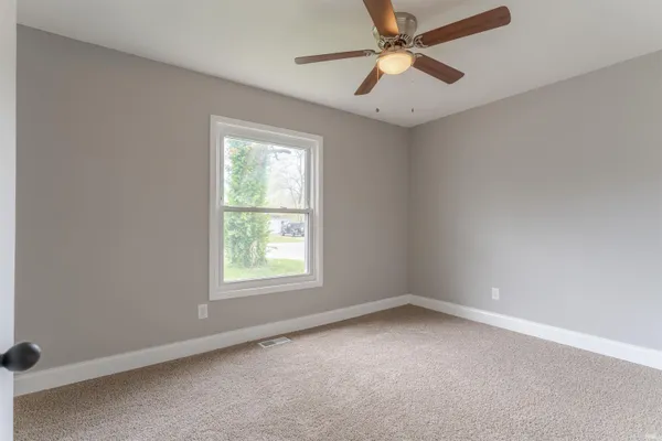 $139,000 | 2524 East Riverside Drive, Evansville, IN 47714